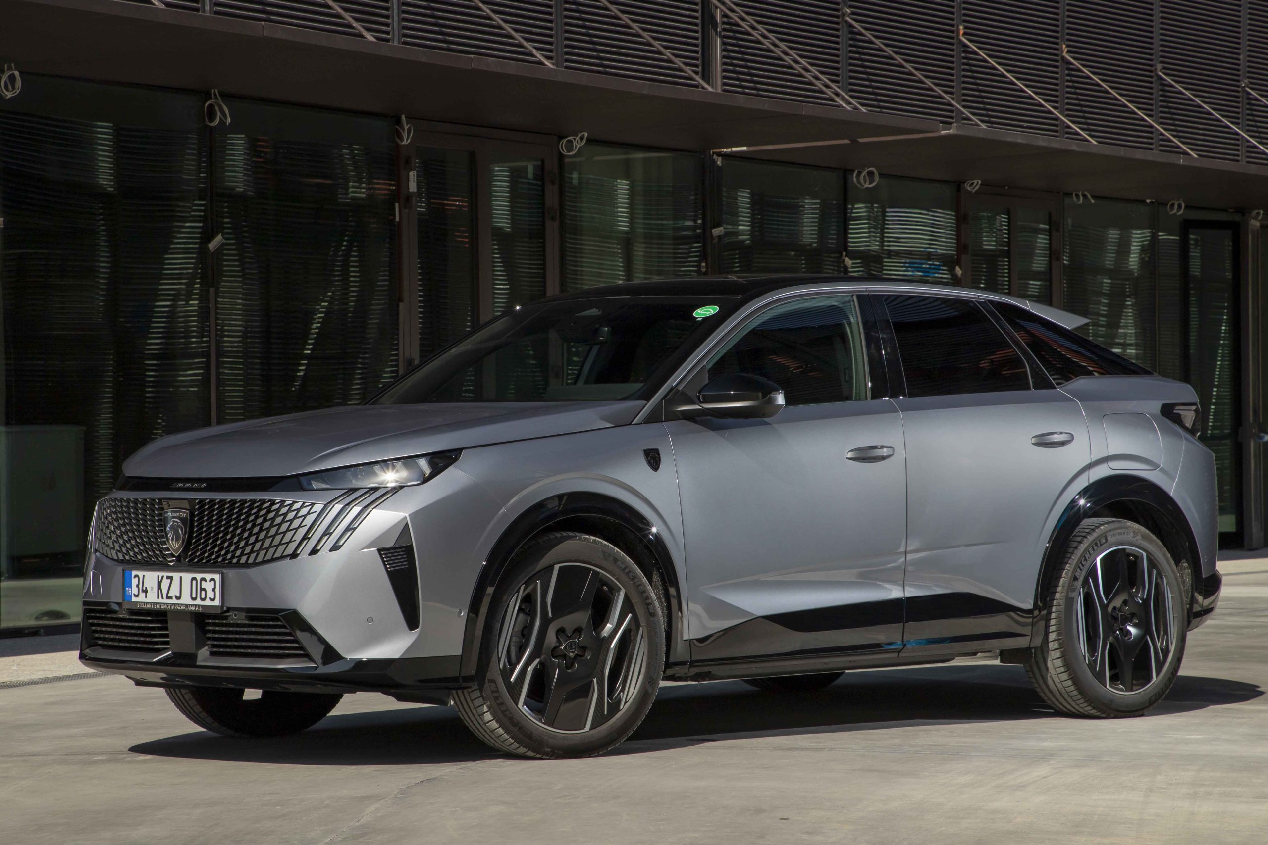 PEUGEOT, ELEKTRİKLİ ÜRÜN GAMIYLA PARİS OTOMOBİL FUARI’NA DAMGA VURACAK!