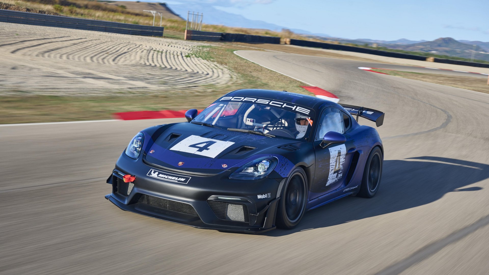Porsche 718 Cayman GT4 RS Clubsport: Yarış Tutkunlarını Heyecanlandırmaya Devam Ediyor