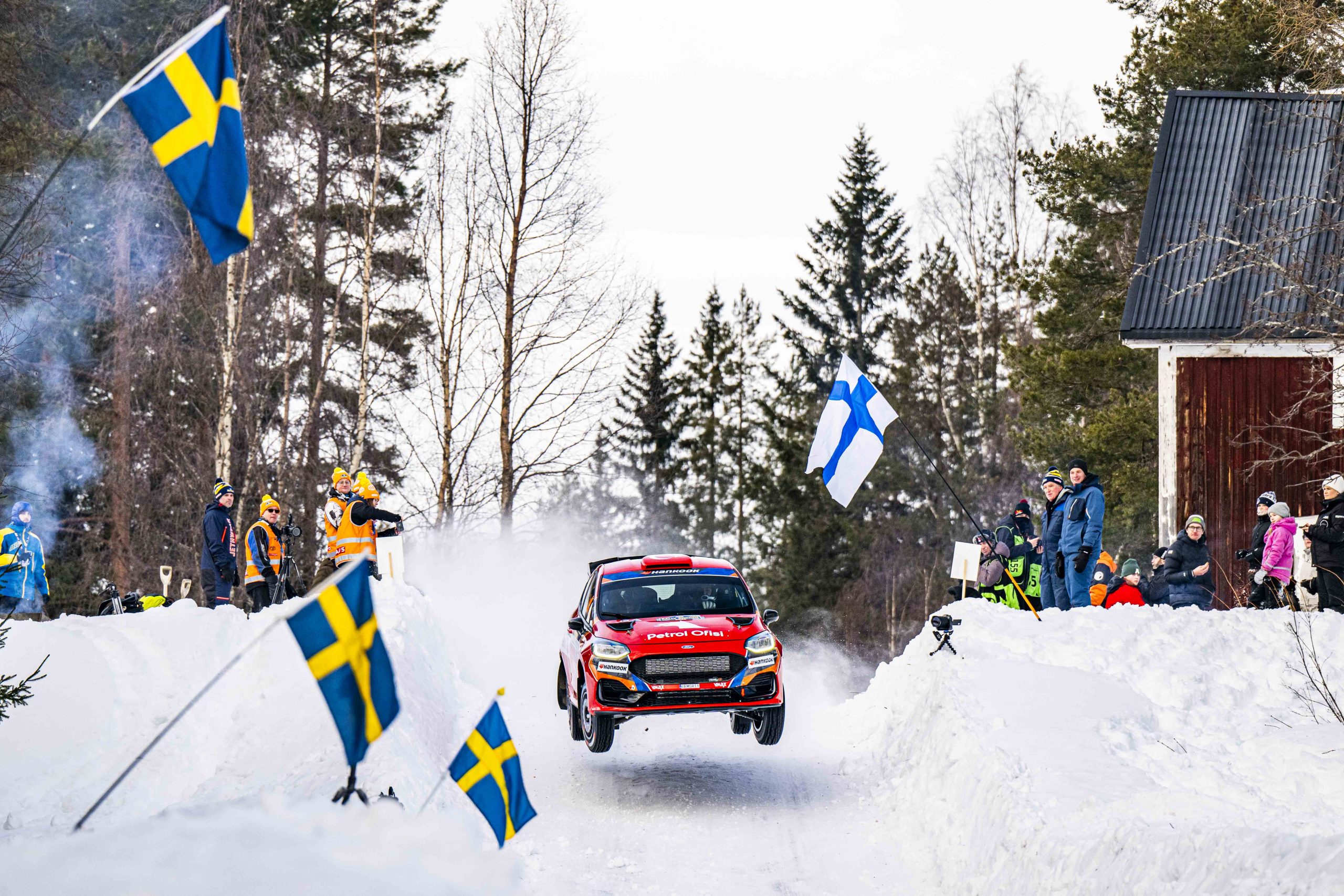 2025 DÜNYA RALLİ ŞAMPİYONASI 2. AYAK İSVEÇ RALLİSİ JWRC’YE KEREM KAZAZ MÜTHİŞ BAŞLADI