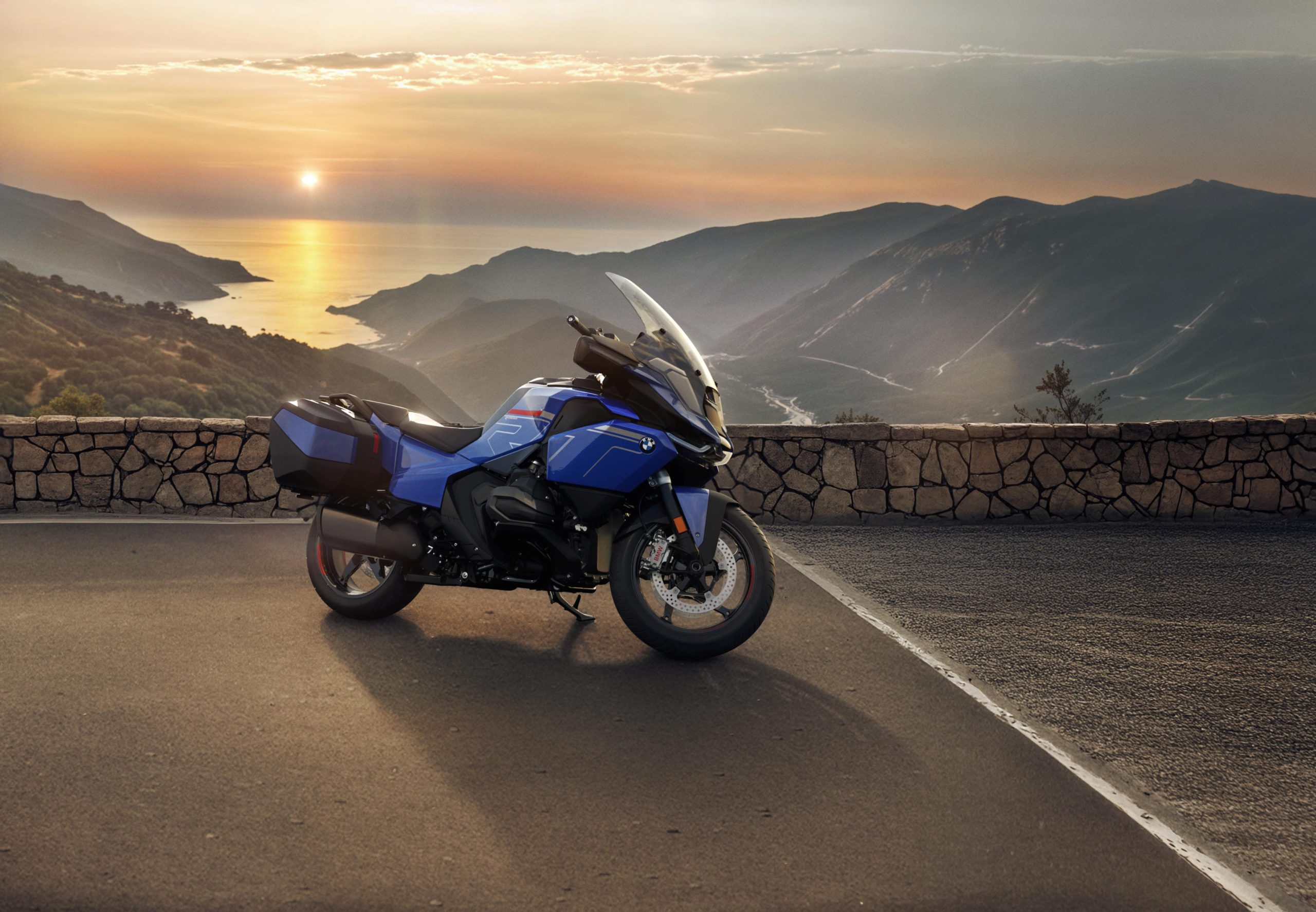 BMW Motorrad, Yenilenen R 1300 Ailesini Tanıttı: Güç, Teknoloji ve Konfor Bir Arada