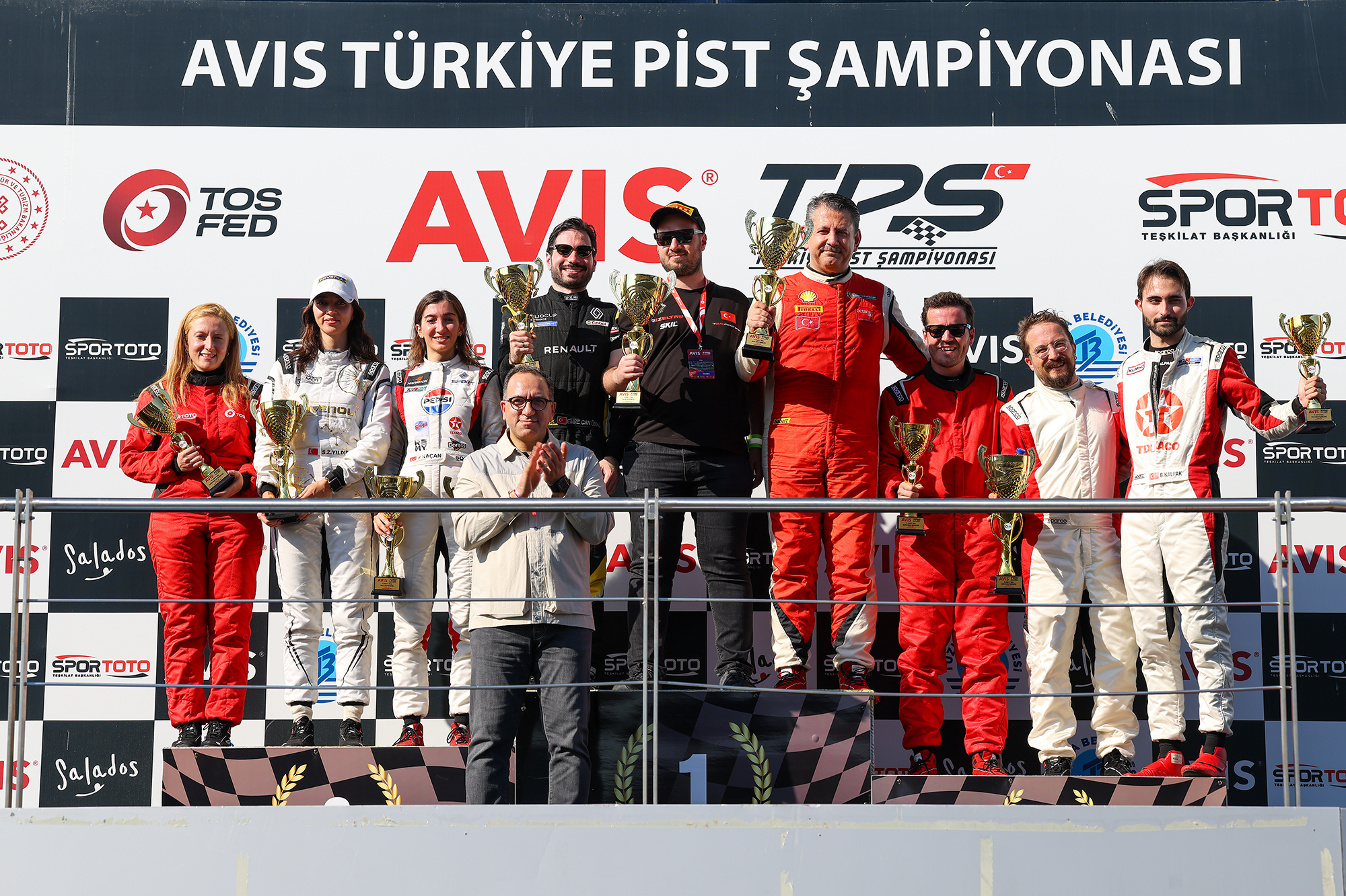 2026-AVIS-TPS5-Yaris1-Podyum