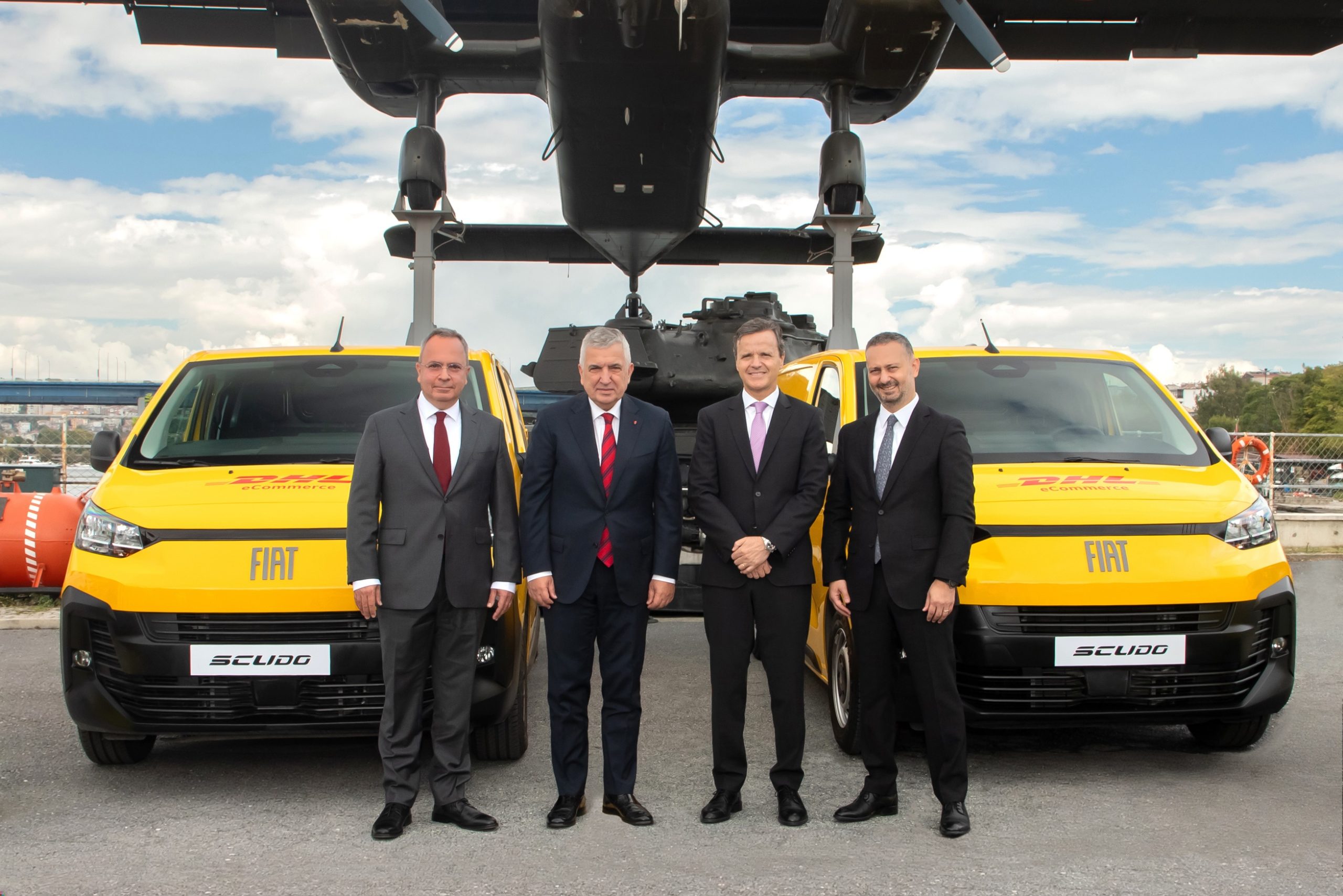 FIAT Marka Direktörü Altan Aytaç-Tofaş CEO’su Cengiz Eroldu-DHL eCommerce CEO’su Pablo Ciano-DHL eCommerce Türkiye CEO’su Kağan Gündüz.jpg