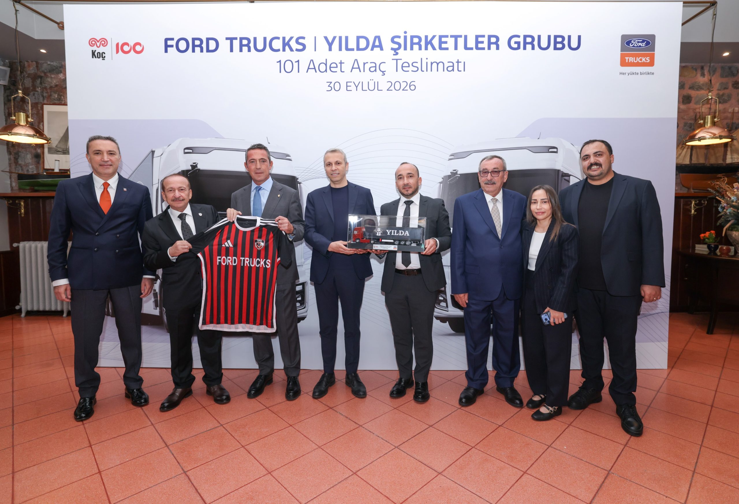 Ford Trucks 101 araç teslimat töreninden kare
