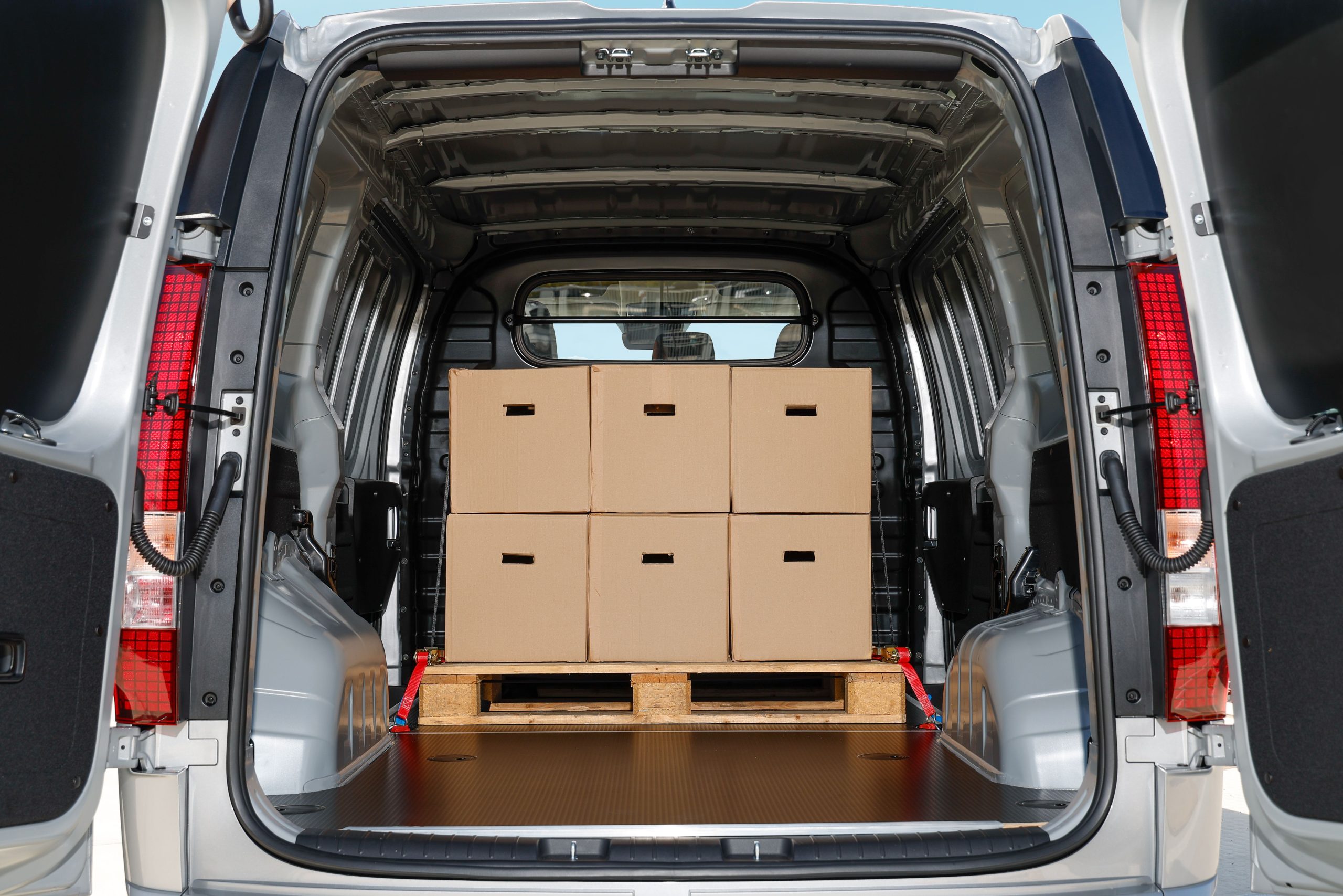 Hyundai STARIA Cargo elektrikli hafif ticari araç