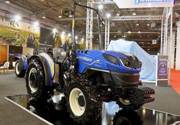 Bursa Tarım Fuarı’nda sergilenen New Holland traktör