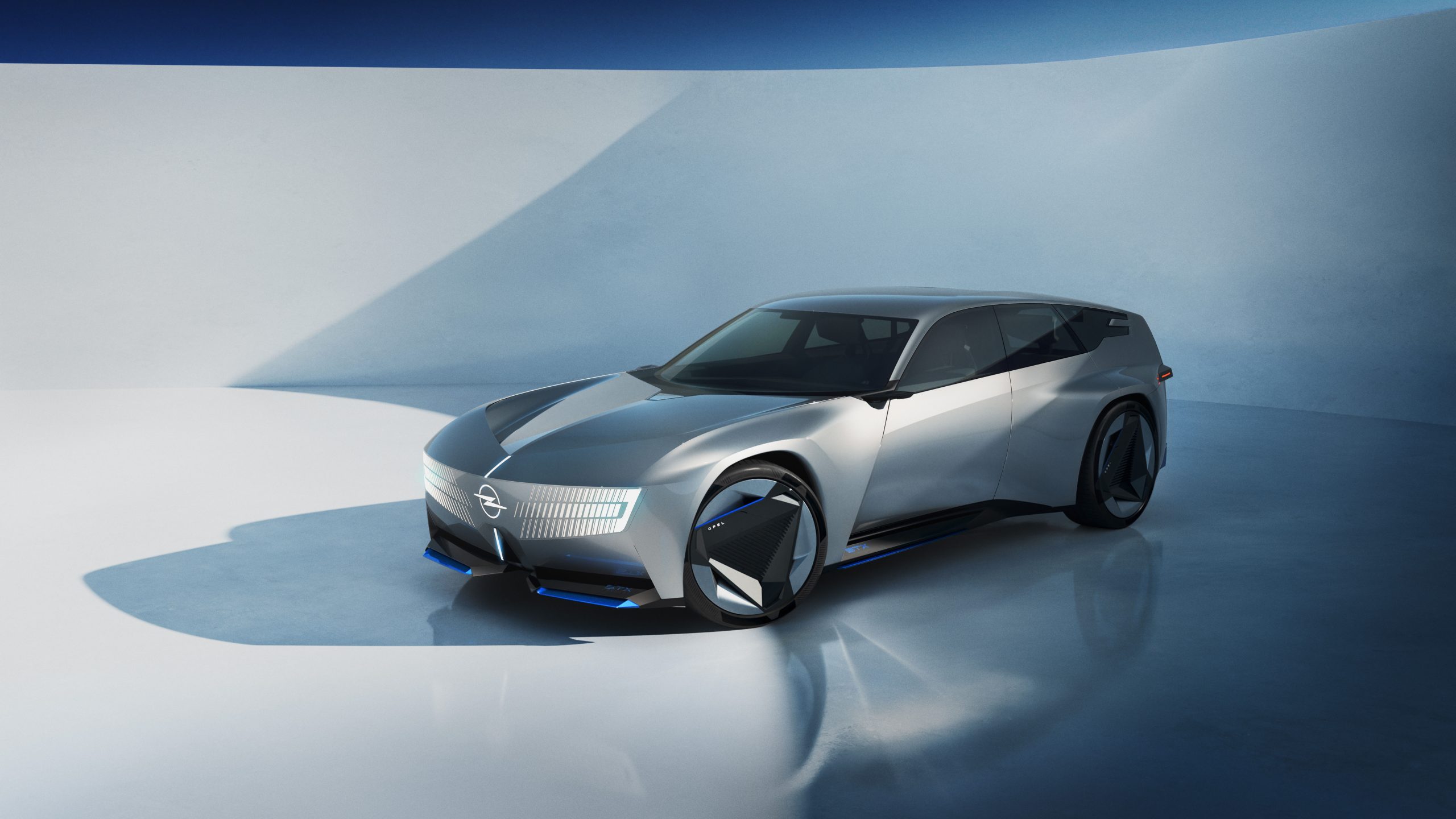 Opel STX Concept: Station Wagon Mirasına Elektrikli Gelecek