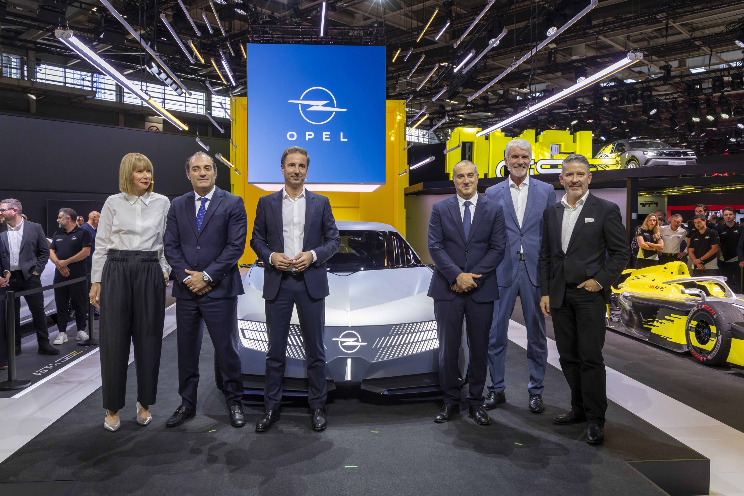 Opel STX Concept  Lansmanı-2.jpeg