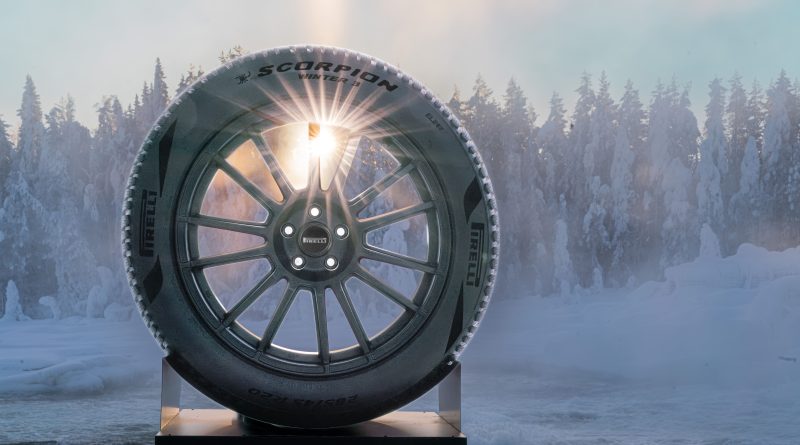 Pirelli Scorpion Winter 3 lastiğinin karlı ortamda tanıtım görseli