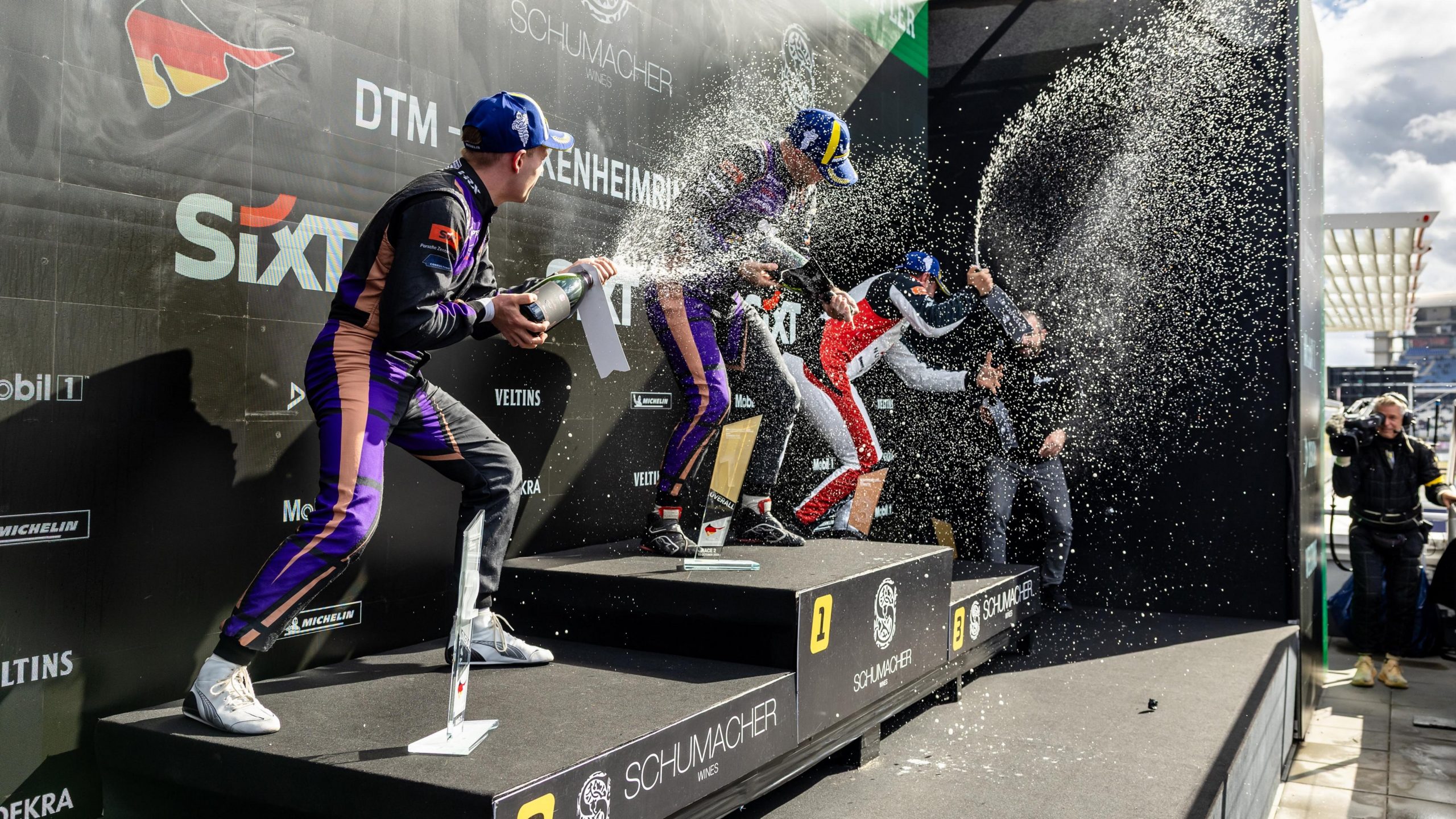 Sebastian Freymuth (D), Laptime-Performance (#31), Niels Langeveld (NL), Laptime-Performance (#10), Wouter Boerekamps (NL), Team GP Elite (#25), Porsche Sixt Carrera Cup Deutschlan