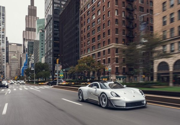 Porsche AG systematically implements its strategic realignment: robust results and cashflow, outlook remains stable