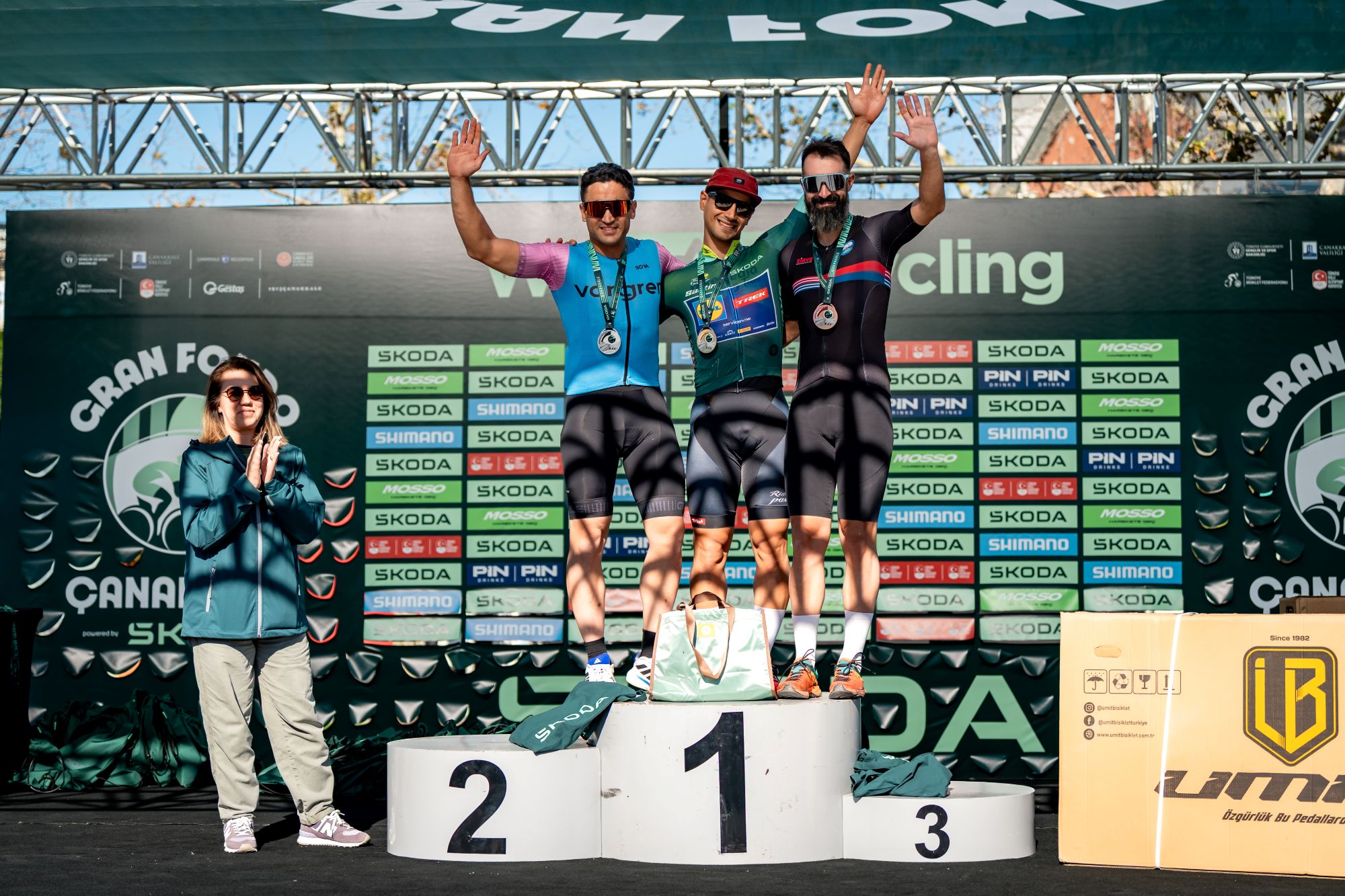 s1791208888_Skoda_Canakkale_Gran_Fondo_ile_Iki_Kitada_Bisiklet_Heyecani_Yasandi__7_.jpg.jpg