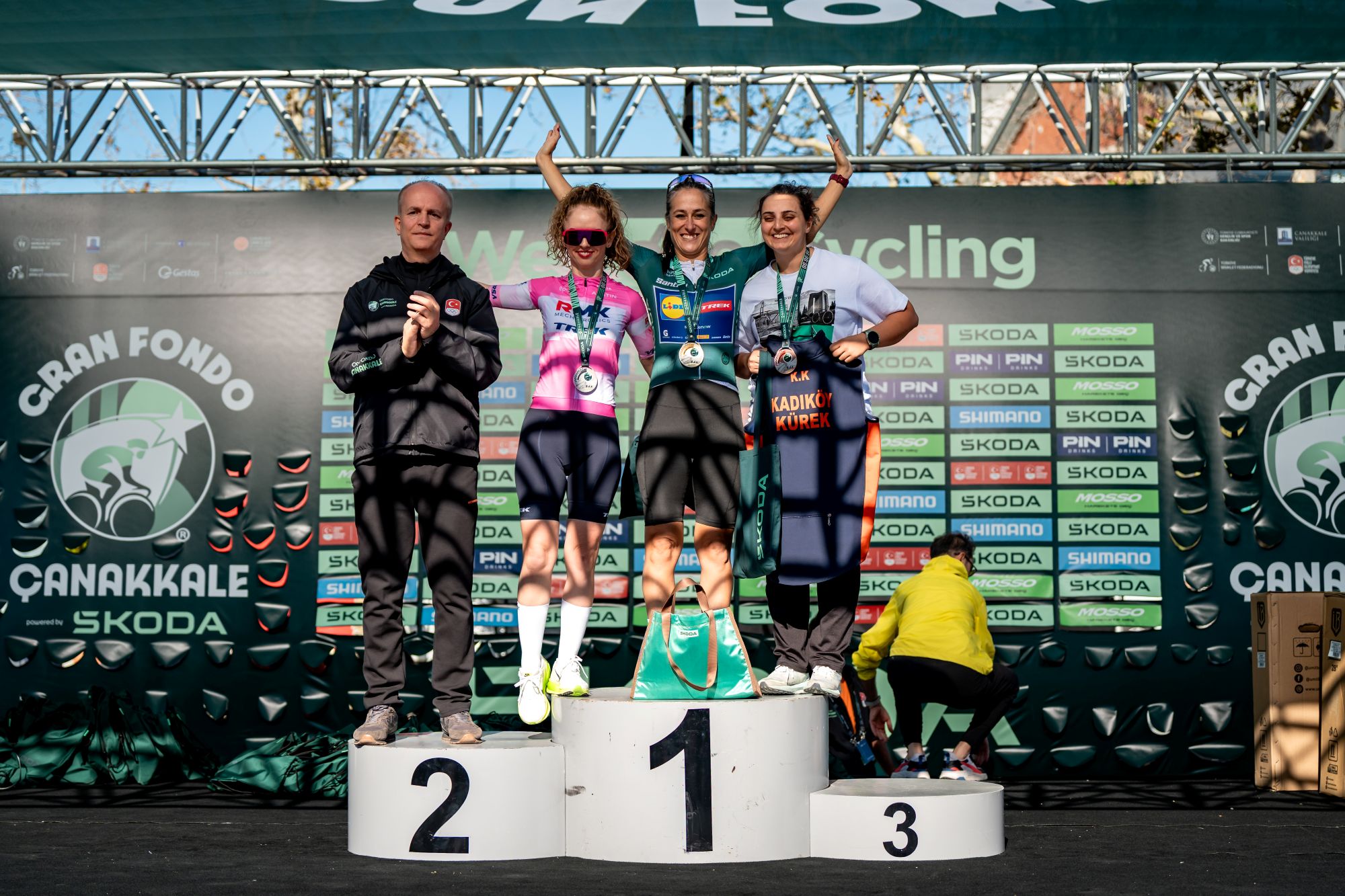s1791208889_Skoda_Canakkale_Gran_Fondo_ile_Iki_Kitada_Bisiklet_Heyecani_Yasandi__8_.jpg.jpg