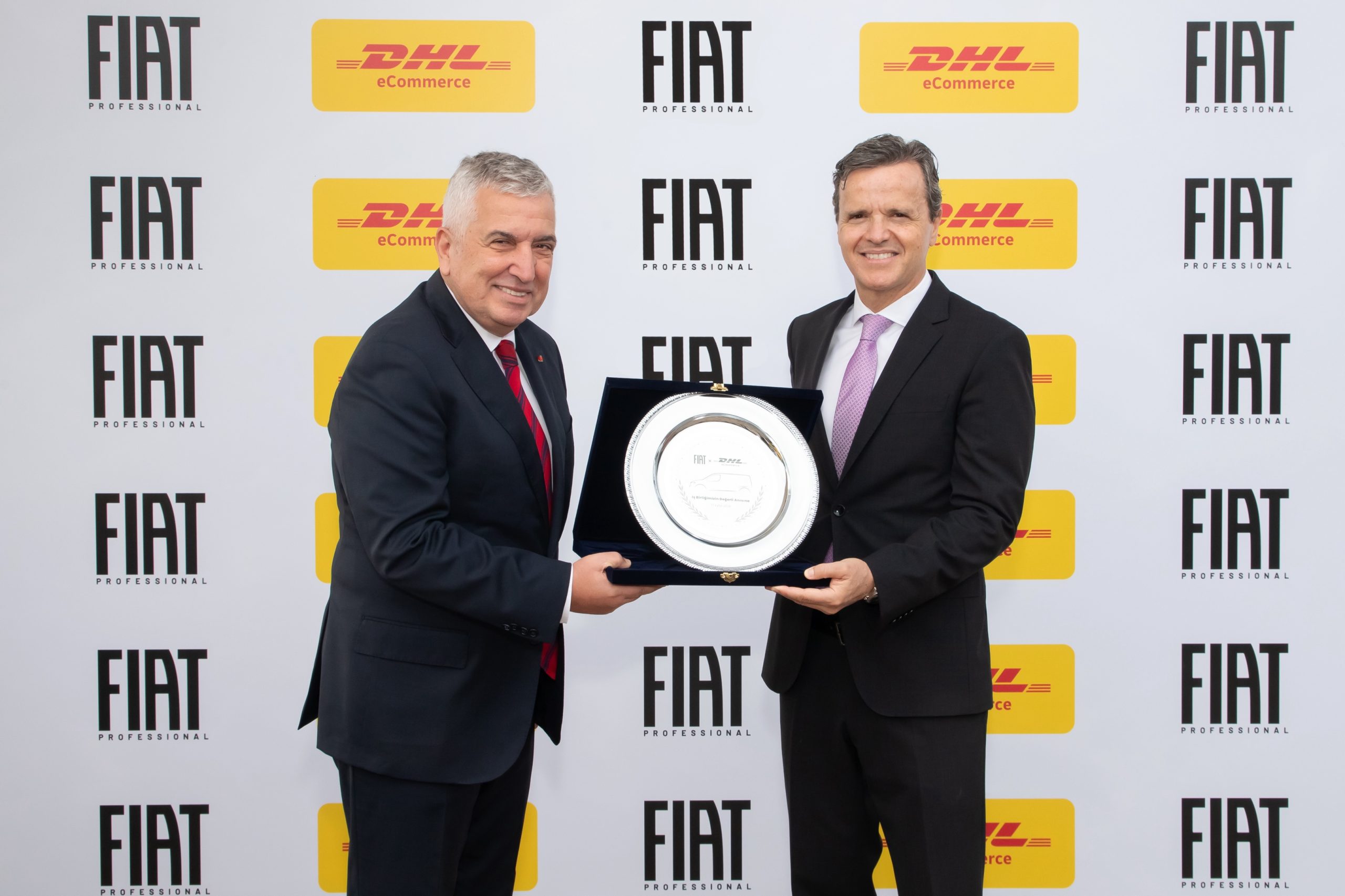 Tofaş CEO’su Cengiz Eroldu-DHL eCommerce CEO’su Pablo Ciano-2.jpg