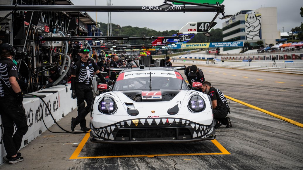 AO Racing’in 77 numaralı Rexy Porsche 911 GT3 R’ı