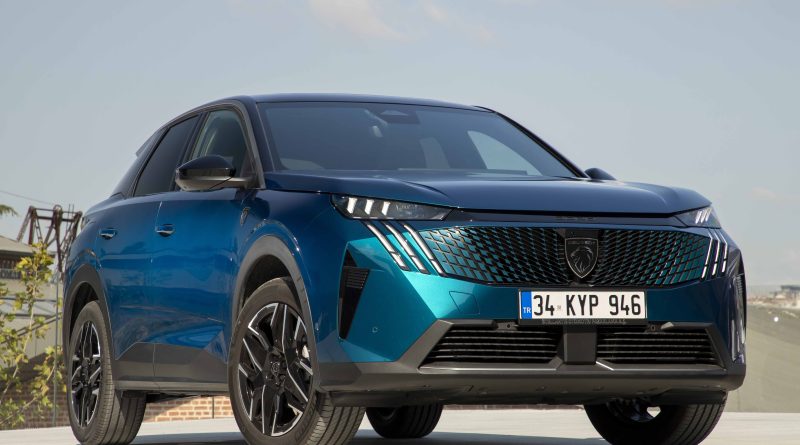 PEUGEOT 3008