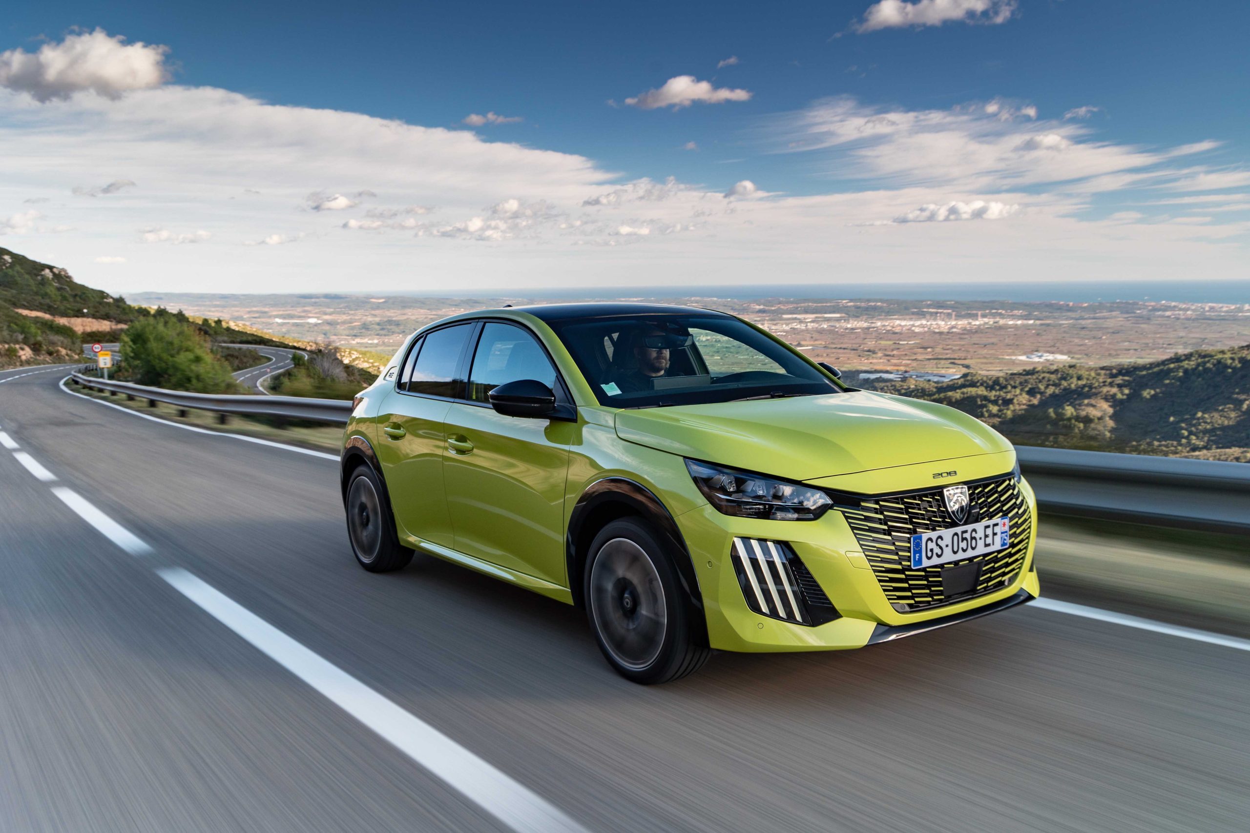 Peugeot E-208